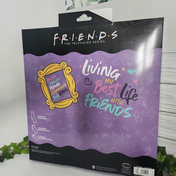 Friends 15 Days of Socks Set Advent Calendar Child Size M New - Picture 7 of 9